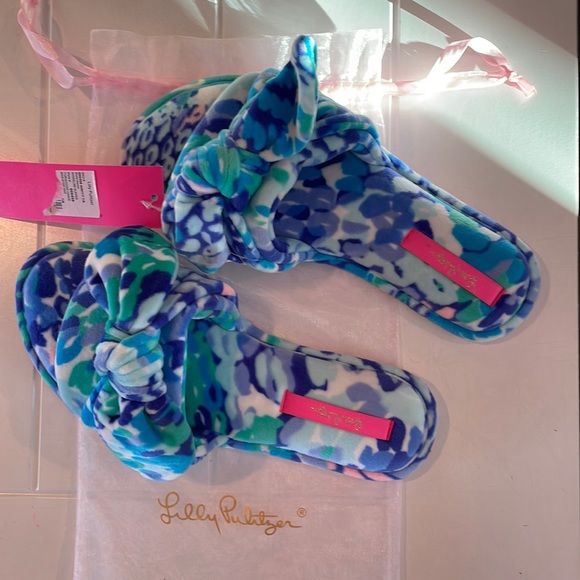 Lilly Pulitzer Shoes - NWT Lilly Pulitzer Shoreline Slippers- Size 7-8
